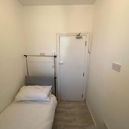 Small Single Room Walking Distance To Hove Station エクステリア 写真